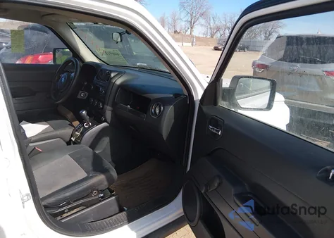 2011 Jeep Patriot Sport z USA, uszkodzony, nr VIN 1J4NF1GB5BD102059